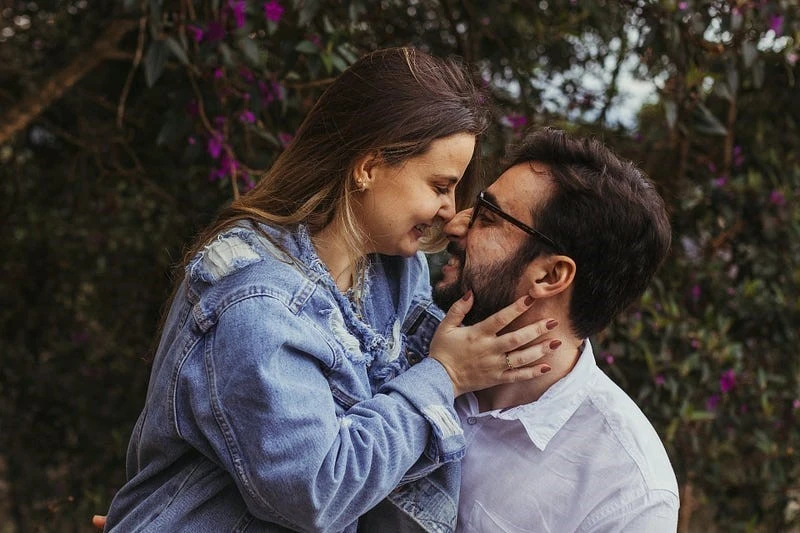 10 Telltale Signs That a Man Truly Loves You